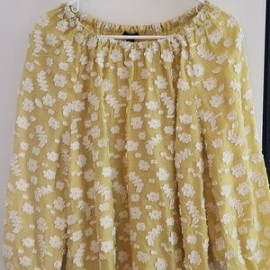 Ann Taylor yellow white daisy bohemian blouse top size Small